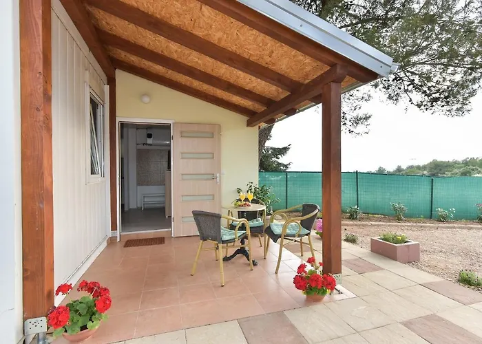 Apartmán Family-friendly With Swimming Pool Sveti Filip I Jakov, Biograd - 17192 *