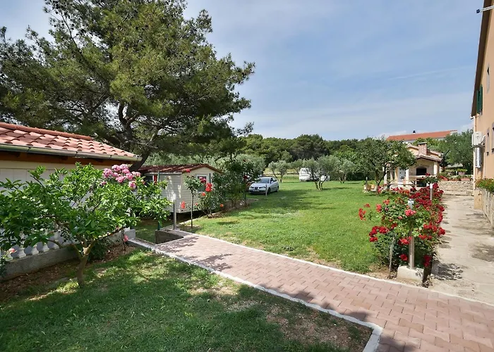 Family-friendly With Swimming Pool Sveti Filip I Jakov, Biograd - 17192