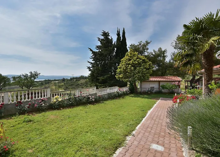 Family-friendly With Swimming Pool Sveti Filip I Jakov, Biograd - 17192