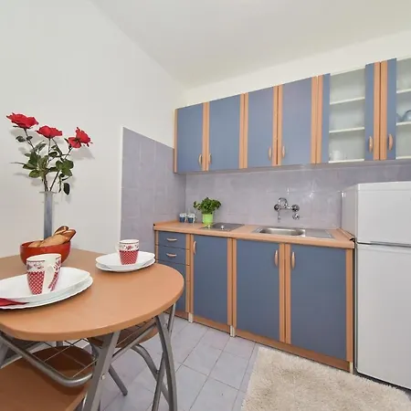 Family-friendly With Swimming Pool Sveti Filip I Jakov, Biograd - 17192
