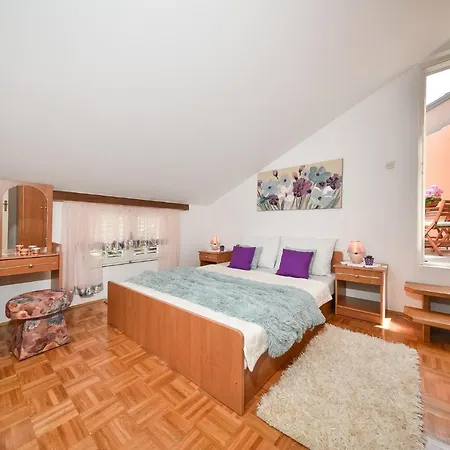 Family-friendly With Swimming Pool Sveti Filip I Jakov, Biograd - 17192 * Sveti Filip i Jakov