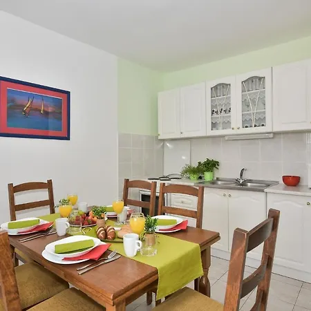 Family-friendly With Swimming Pool Sveti Filip I Jakov, Biograd - 17192 Lejlighed *