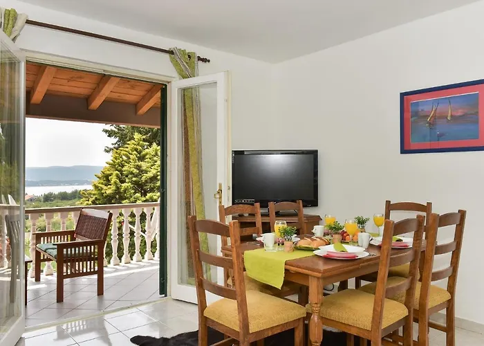 Апартаменты Family-friendly With Swimming Pool Sveti Filip I Jakov, Biograd - 17192 *