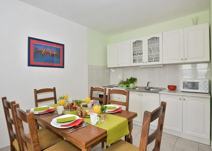 Family-friendly With Swimming Pool Sveti Filip I Jakov, Biograd - 17192 Апартаменты *